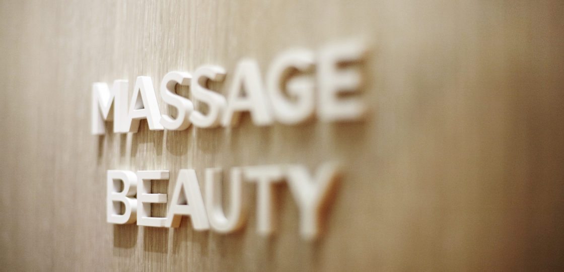 Schild Massage and Beauty - Hotel Sans Souci Wien