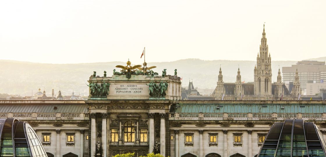 Sans Souci Wien Ballsaison WienTourismus Christian Stemper Blick auf die Hofburg